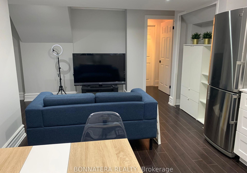 284-hickory-circle-oakville-ontario-w13641370