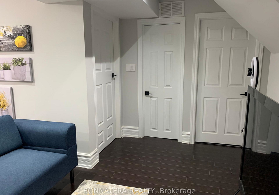 284-hickory-circle-oakville-ontario-w13641370