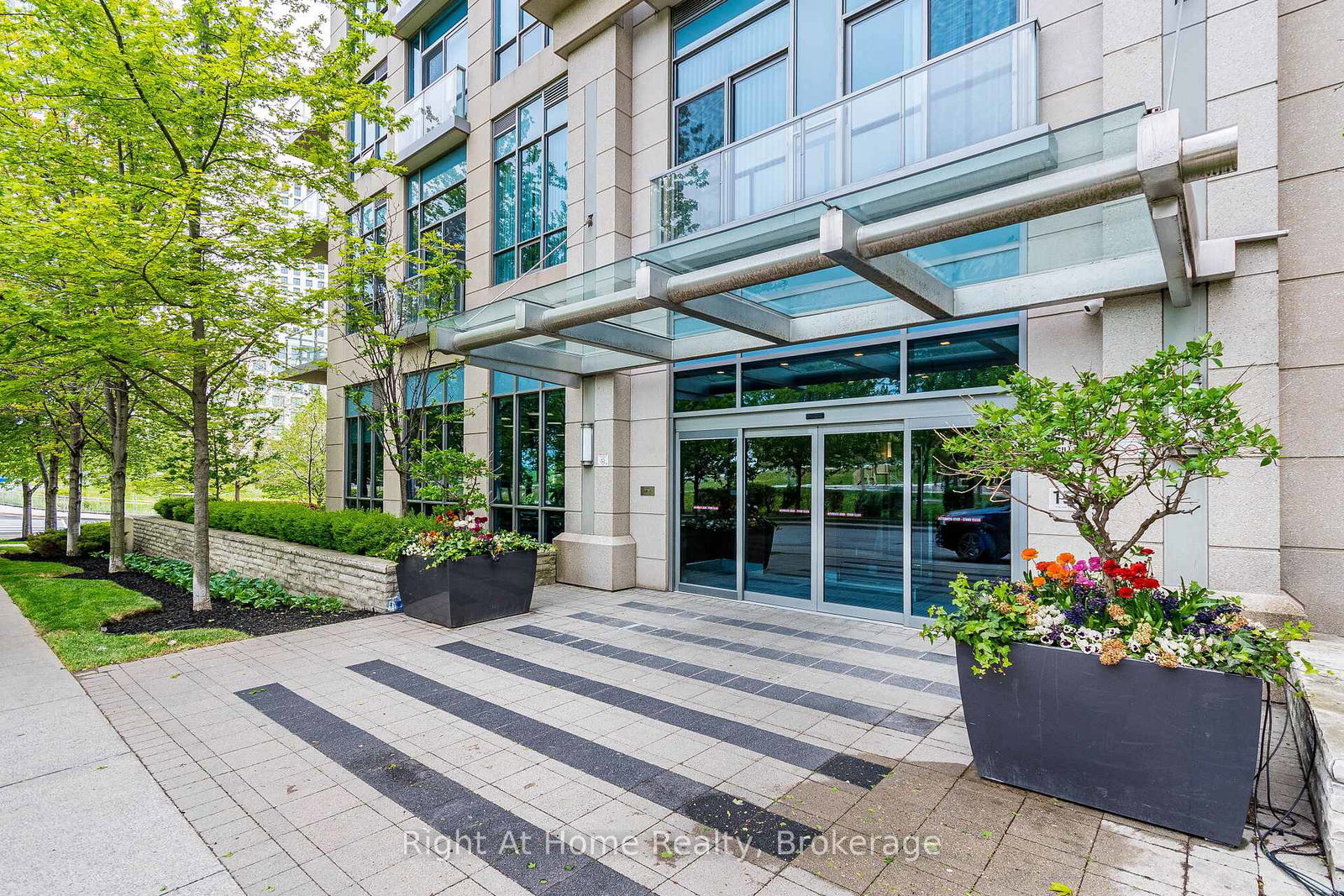 15-viking-lane-toronto-etobicoke-ontario-w13641496