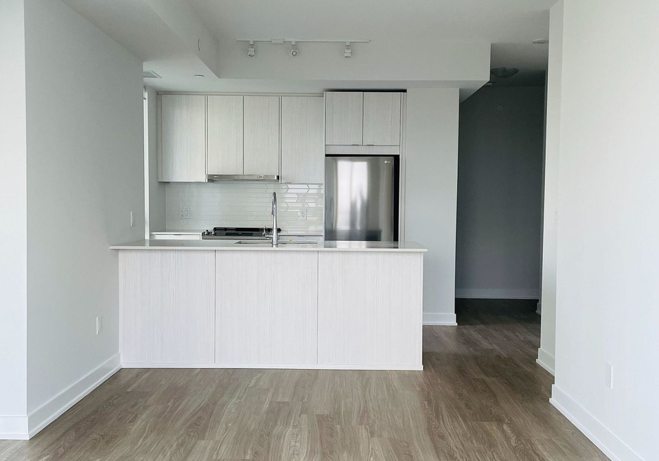 4130-parkside-village-drive-mississauga-ontario-w13641504
