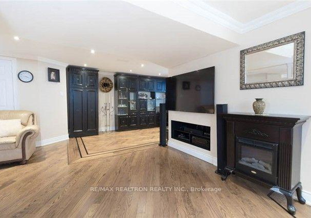 1458-bridge-road-oakville-ontario-w13641598
