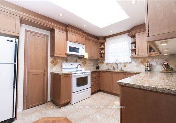 1458-bridge-road-oakville-ontario-w13641598