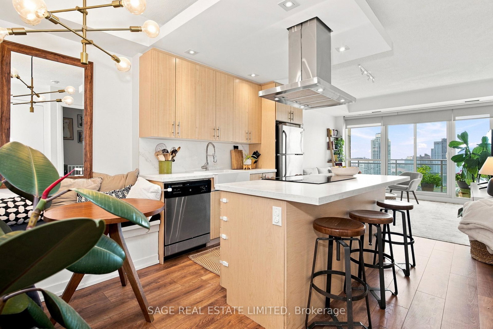 165-legion-road-n-toronto-etobicoke-ontario-w13641602