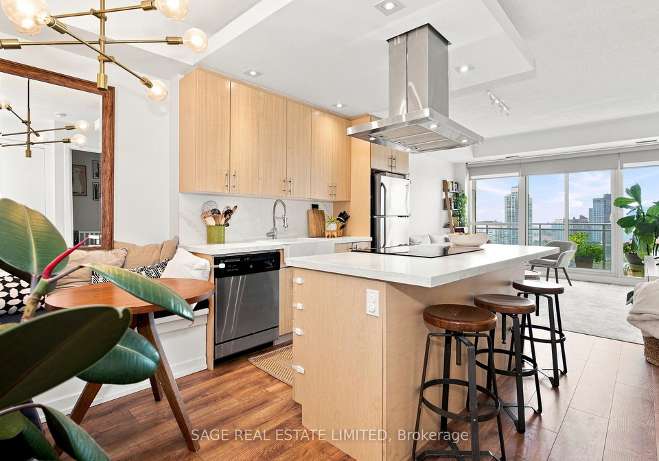 165-legion-road-n-toronto-etobicoke-ontario-w13641602