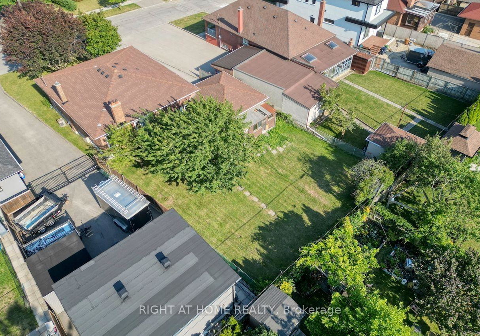 110-jay-street-toronto-north-york-ontario-w13641702