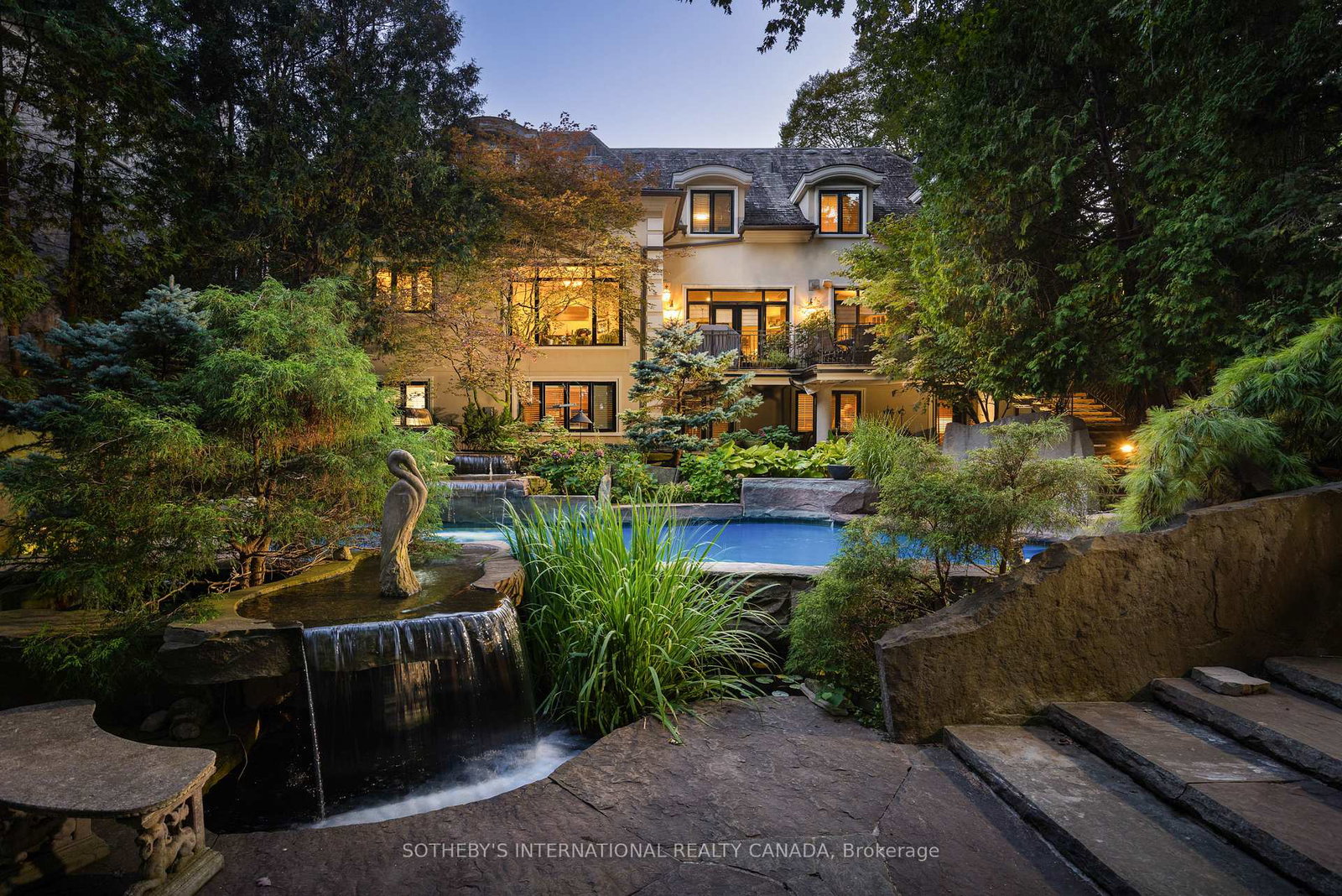 23-edenbrook-hill-toronto-etobicoke-ontario-w13641898