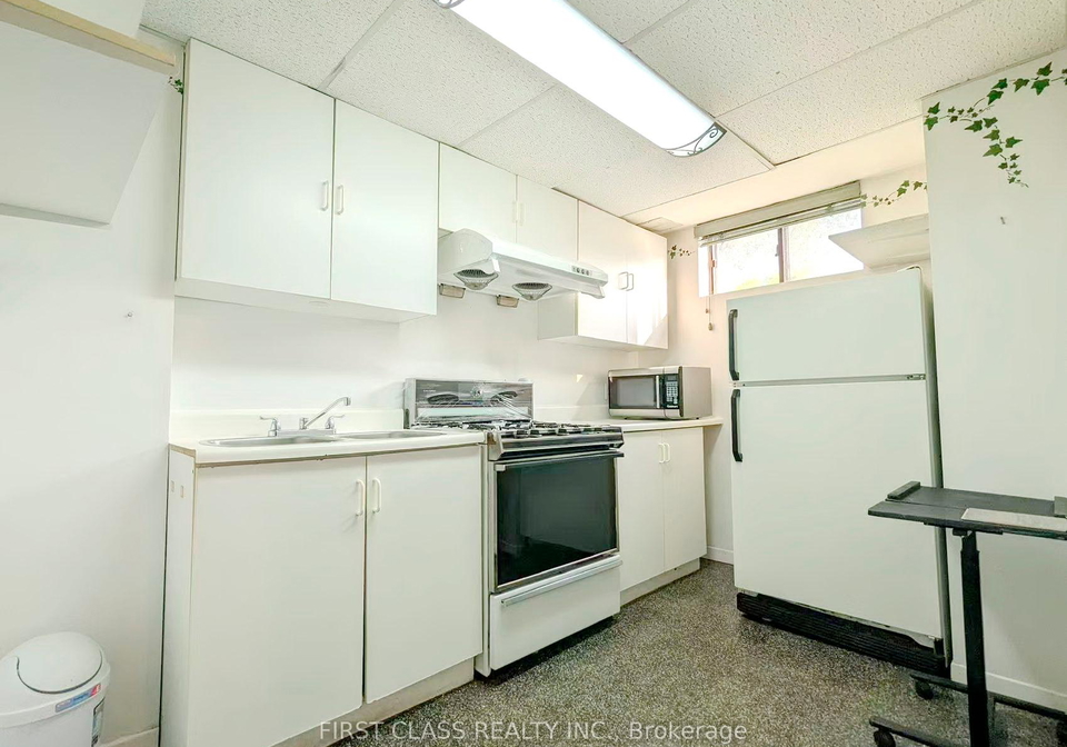 1226-kos-boulevard-mississauga-ontario-w13641914