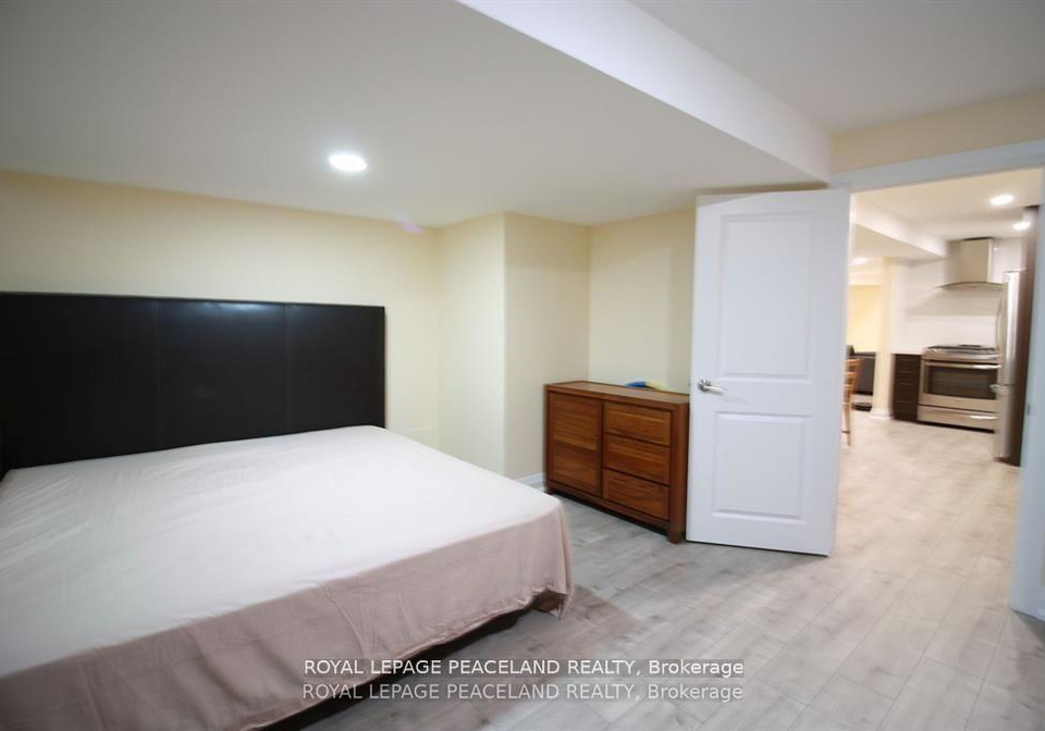 1855-pilgrims-way-oakville-ontario-w13642050