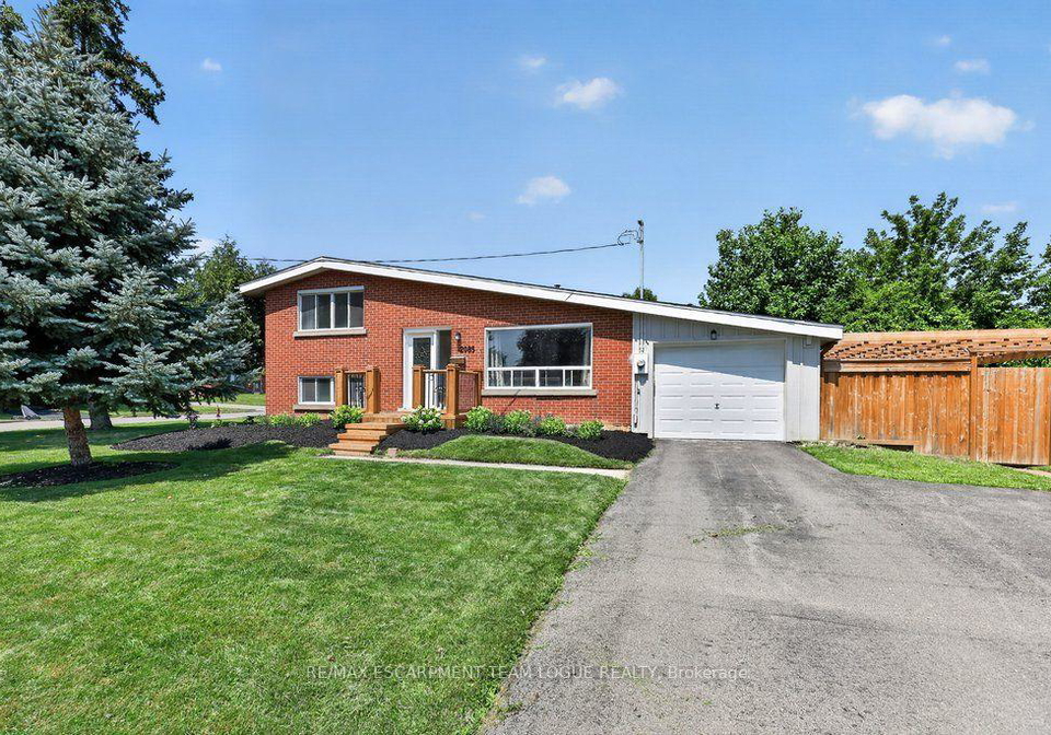 2085-mountainside-drive-burlington-ontario-w13642306