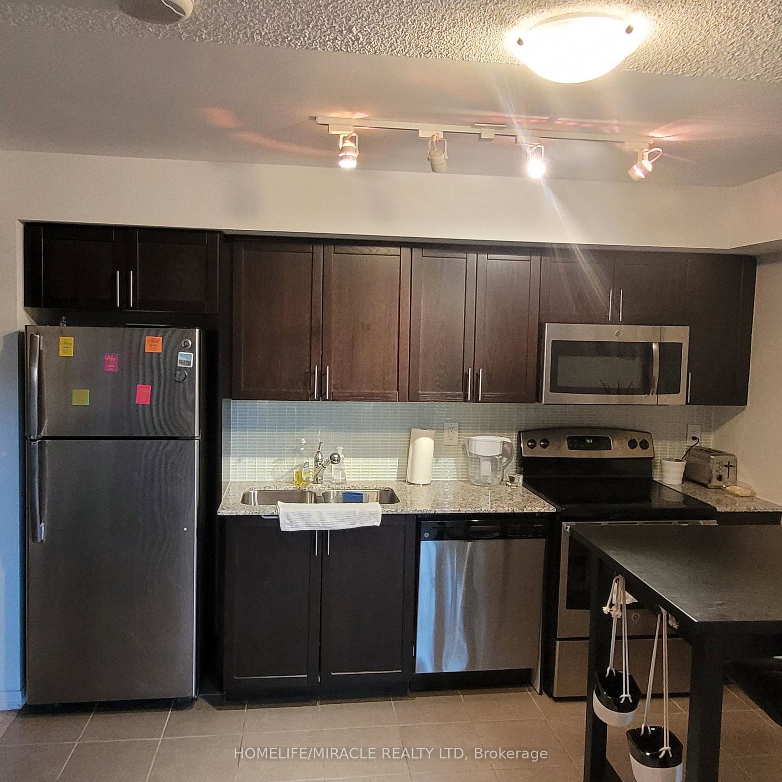 830-lawrence-avenue-w-toronto-north-york-ontario-w13642402