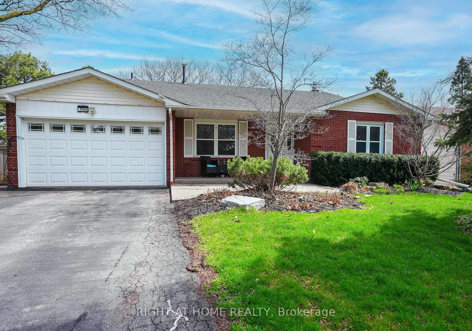1266-lakeview-drive-oakville-ontario-w13642476