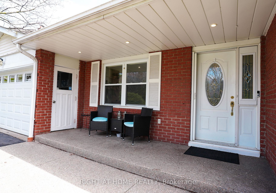 1266-lakeview-drive-oakville-ontario-w13642476
