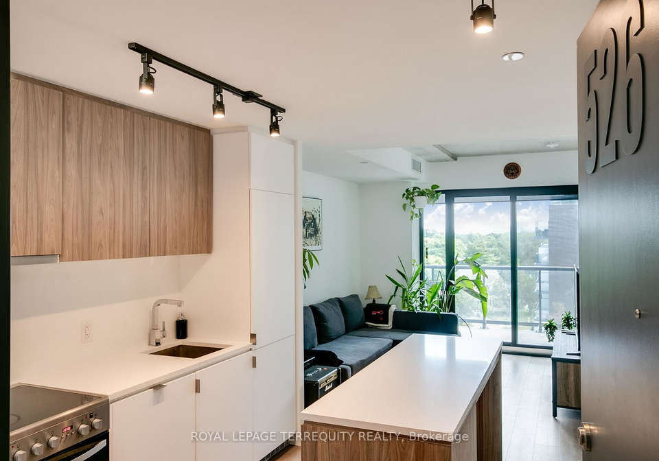 7-smith-crescent-toronto-etobicoke-ontario-w13642502