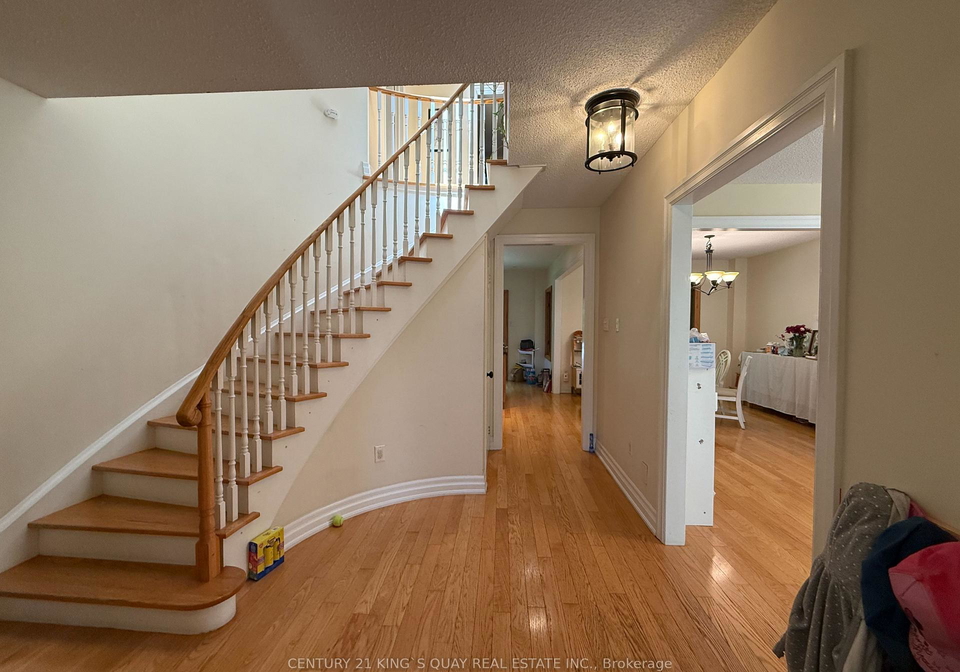 412-freeman-crescent-oakville-ontario-w13642930