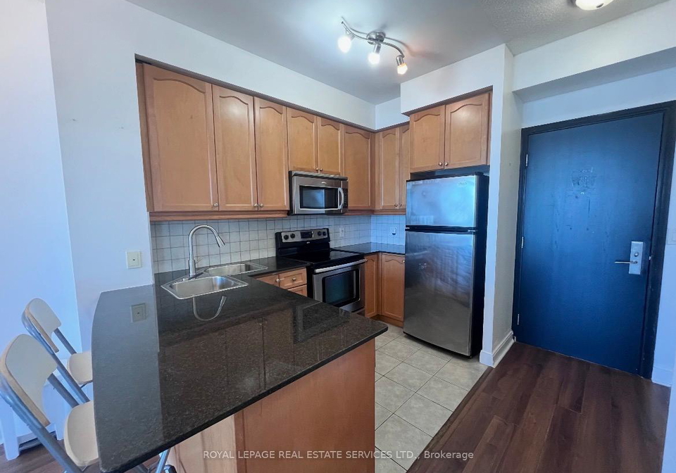 80-absolute-avenue-mississauga-ontario-w13643190