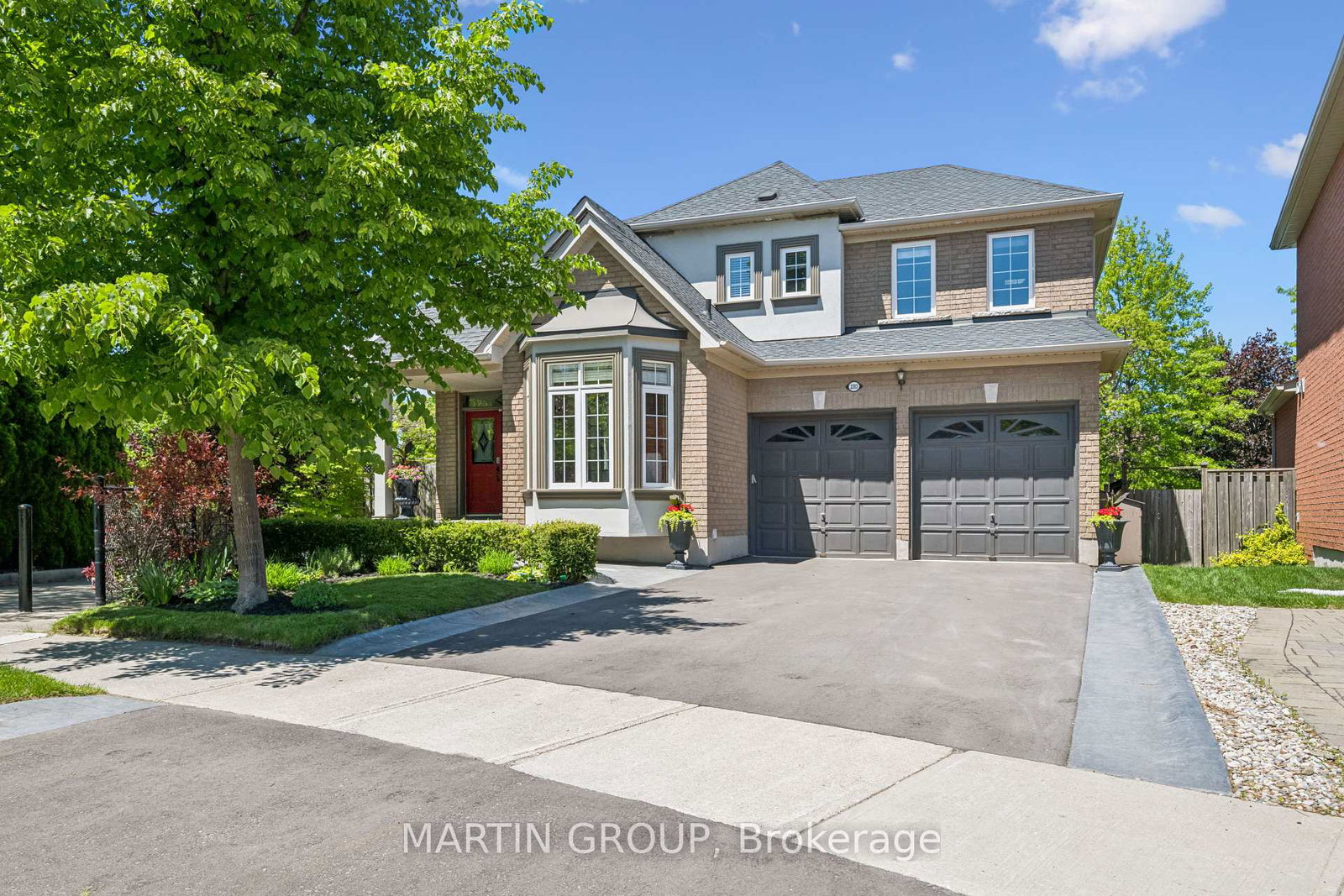 2283-briargrove-circle-oakville-ontario-w13643306