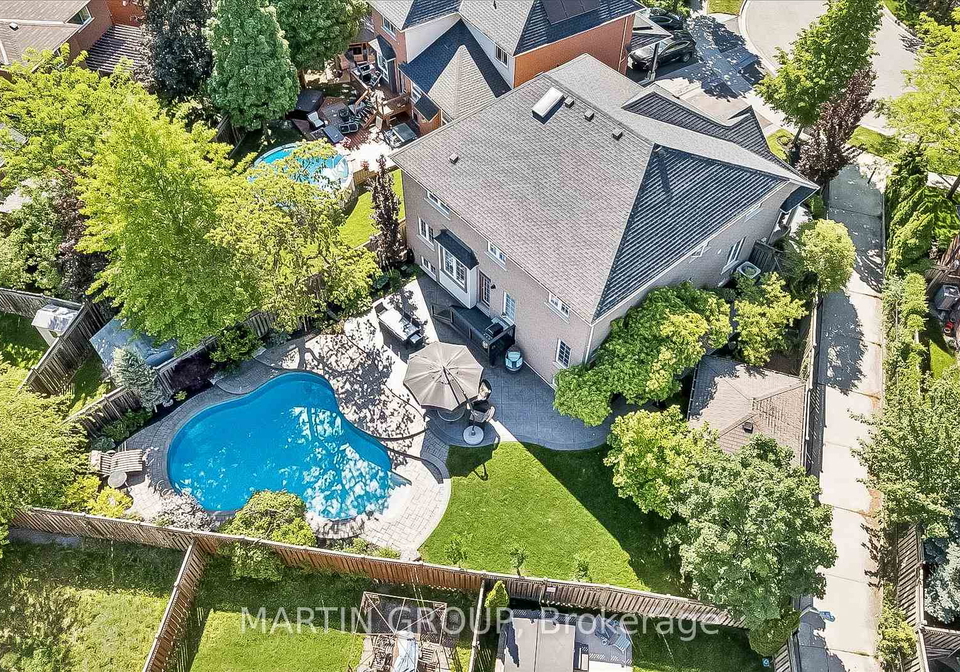 2283-briargrove-circle-oakville-ontario-w13643306