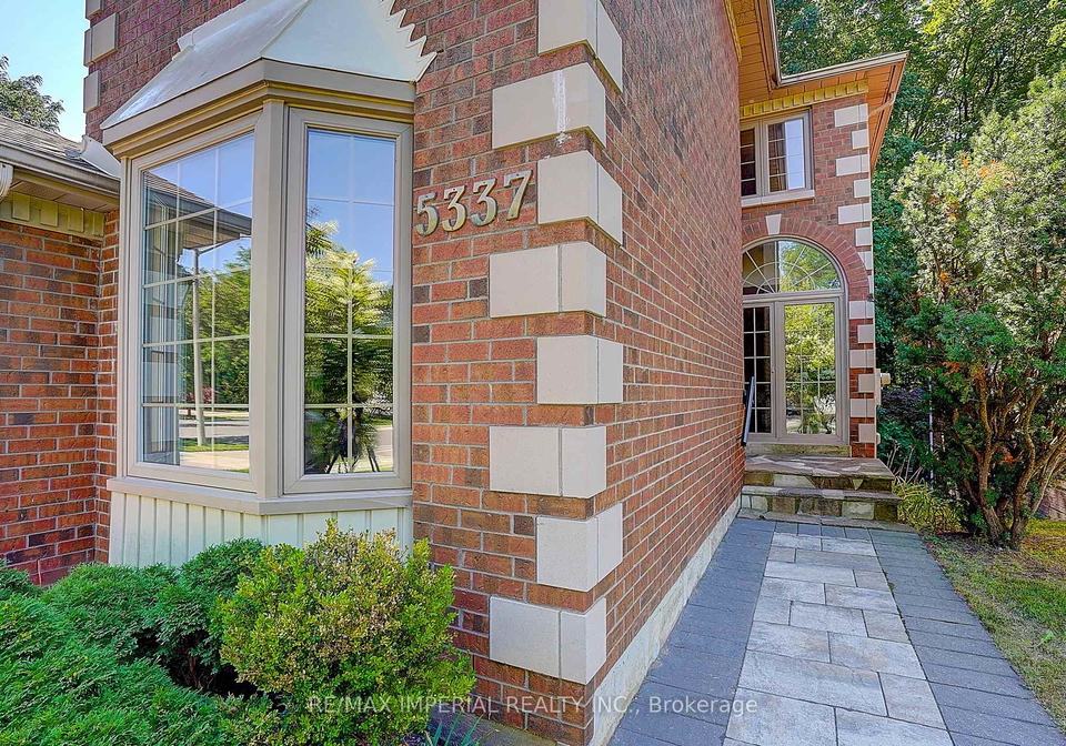 5337-champlain-trail-mississauga-ontario-w13643314