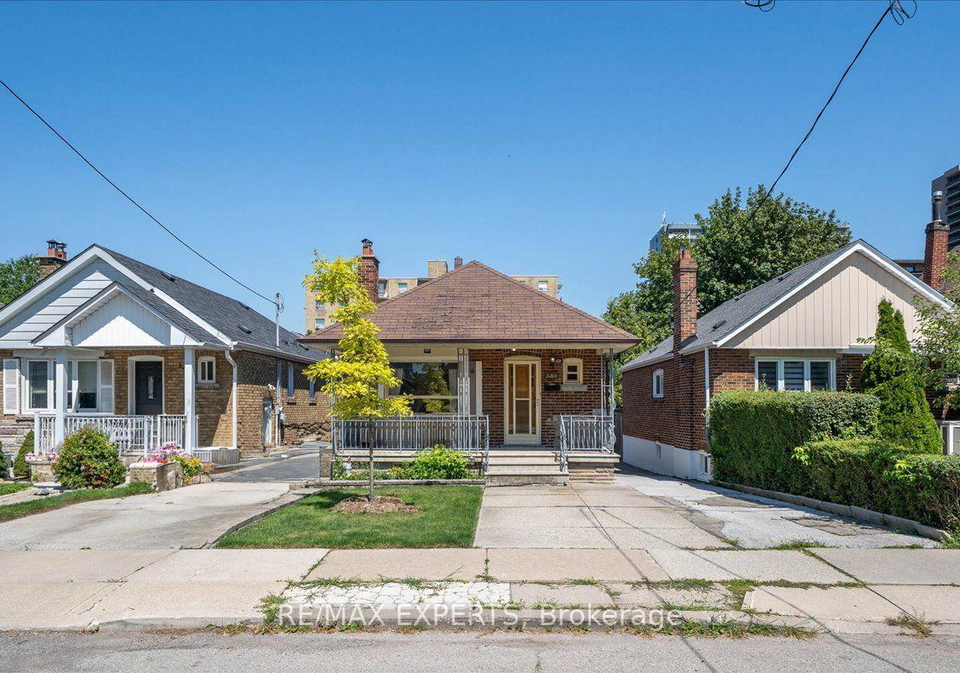 340-whitmore-avenue-toronto-north-york-ontario-w13643368