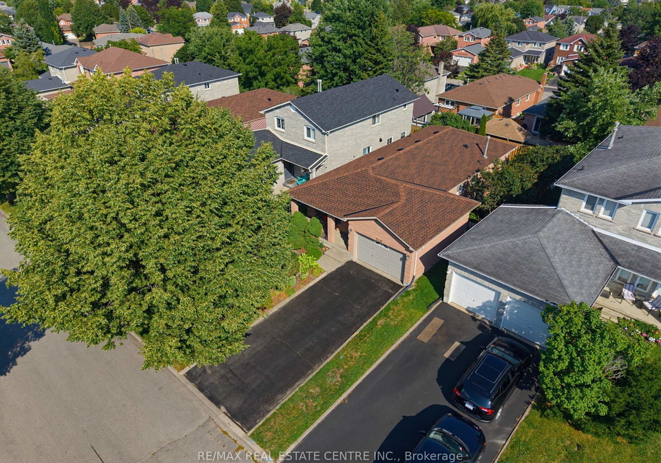 310-bailey-drive-orangeville-ontario-w13643472