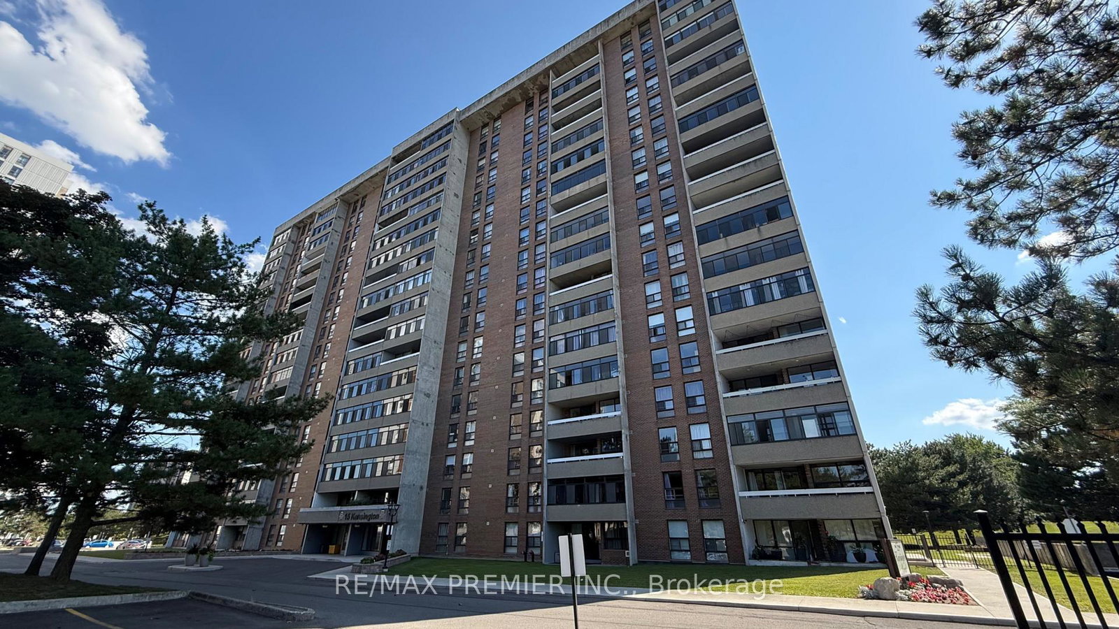 15-kensington-road-brampton-ontario-w13643486