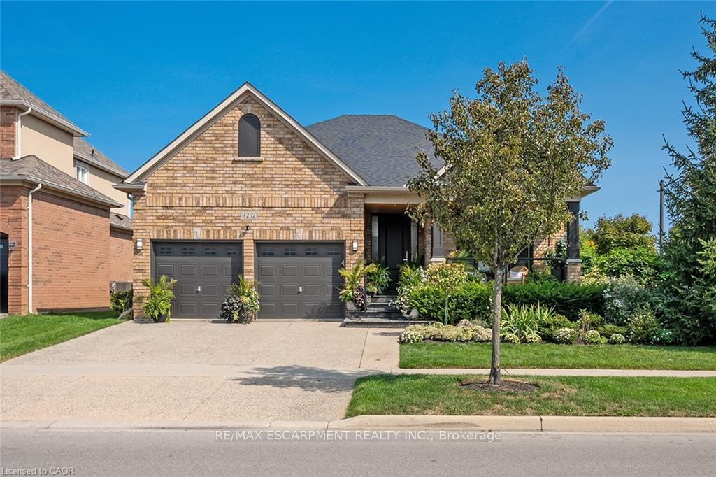 4252-sarazen-drive-burlington-ontario-w13643576