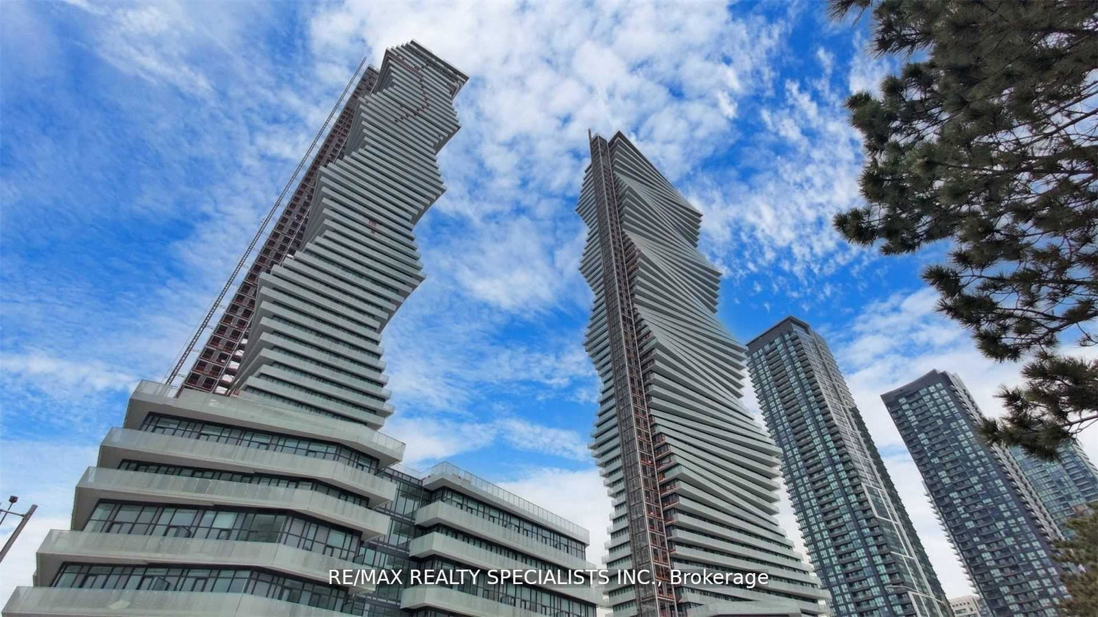 3900-confederation-parkway-mississauga-ontario-w13643666