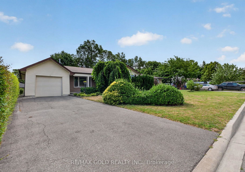 18-esplanade-road-brampton-ontario-w13643804
