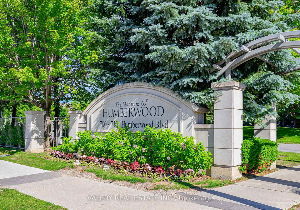 700-humberwood-boulevard-toronto-etobicoke-ontario-w13643926