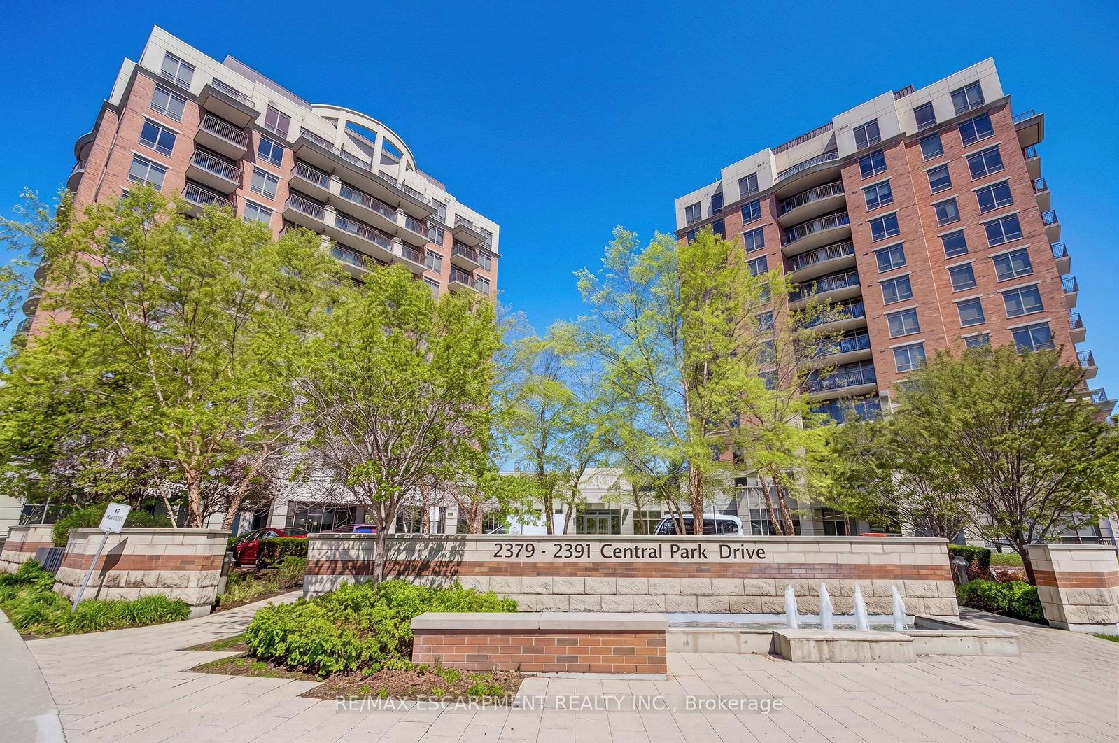 2379-central-park-drive-oakville-ontario-w13644428