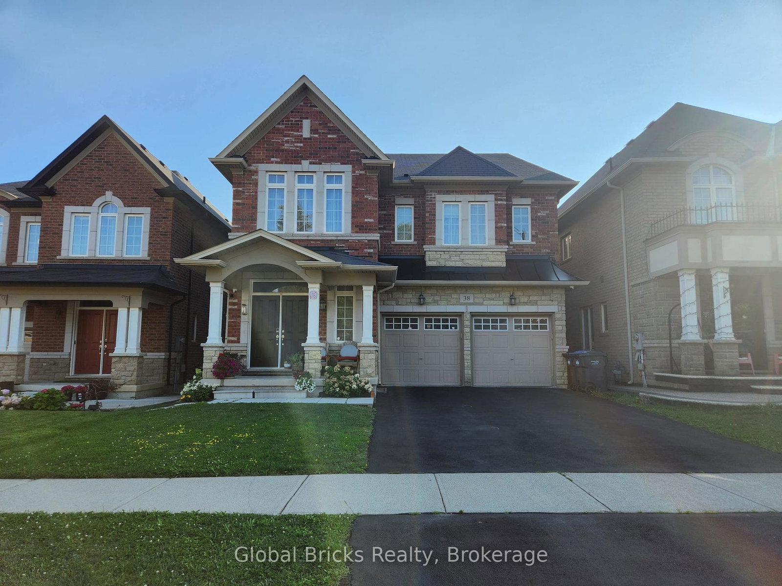 38-monkton-circle-brampton-ontario-w13645296