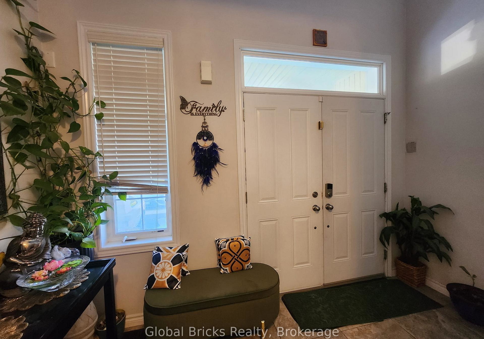 38-monkton-circle-brampton-ontario-w13645296