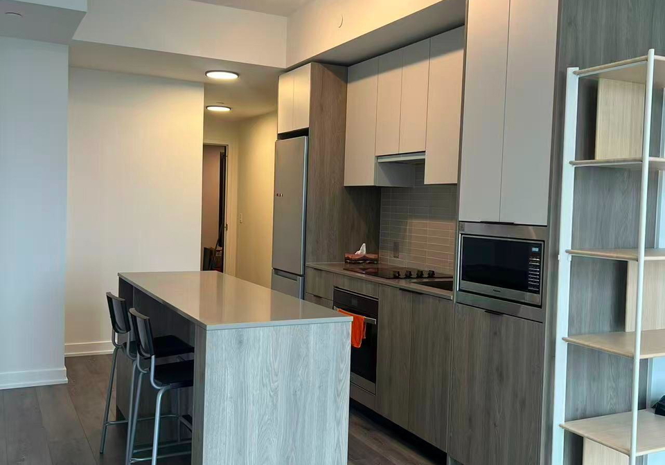 queensway-street-toronto-etobicoke-ontario-w13645758
