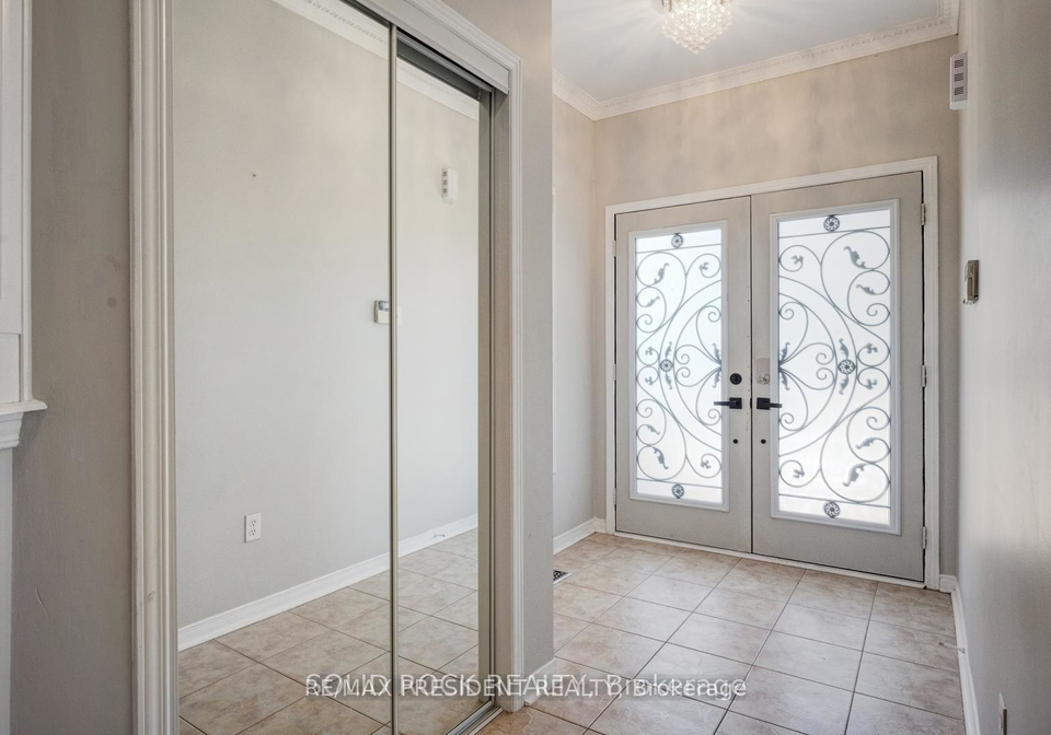 15-roundstone-drive-brampton-ontario-w13646010