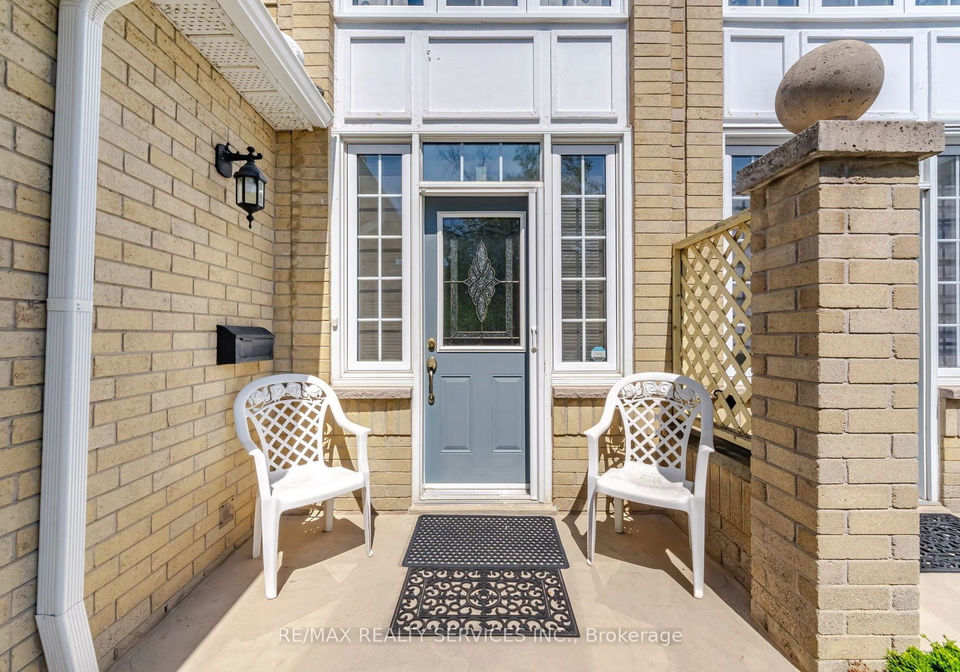 10-hartnell-square-brampton-ontario-w13646090