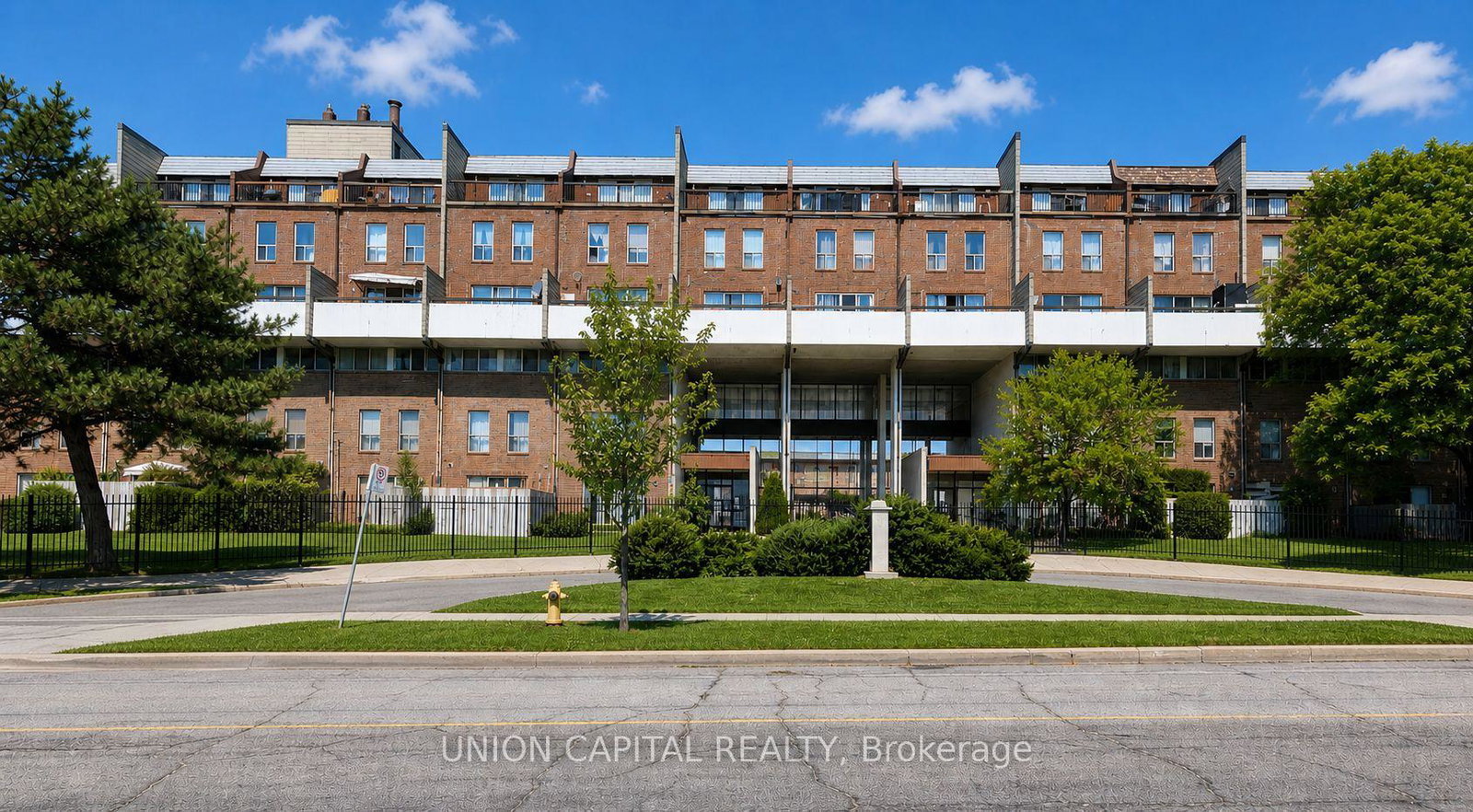10-eddystone-avenue-toronto-york-ontario-w13646116