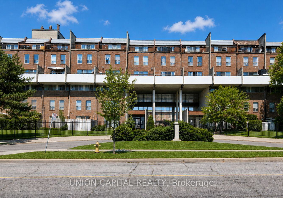 10-eddystone-avenue-toronto-york-ontario-w13646116