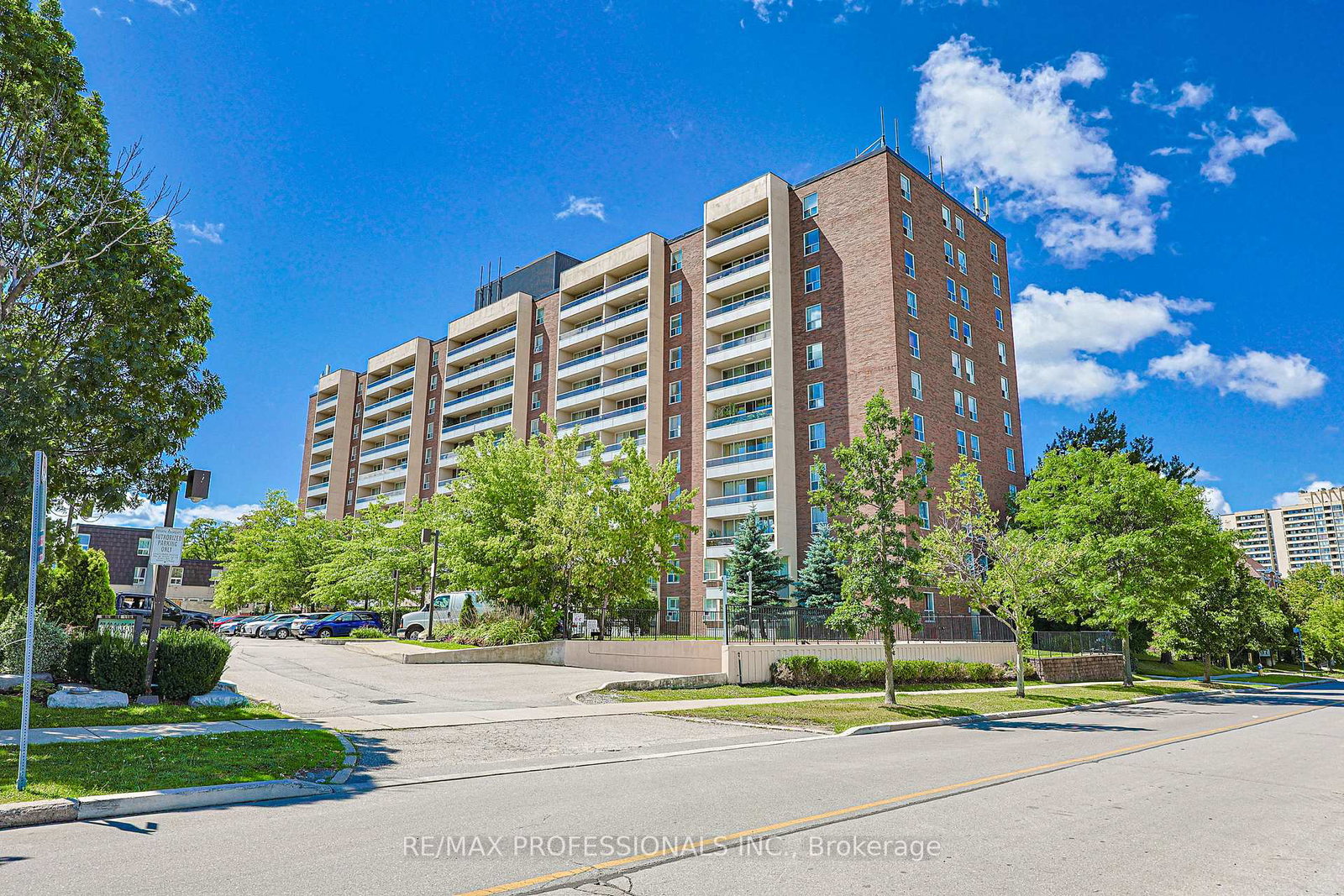 31-four-winds-drive-toronto-york-ontario-w13646216