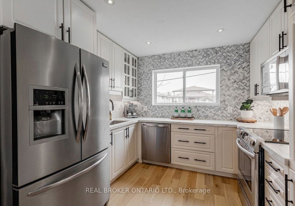 25-newlin-crescent-toronto-york-ontario-w13646392