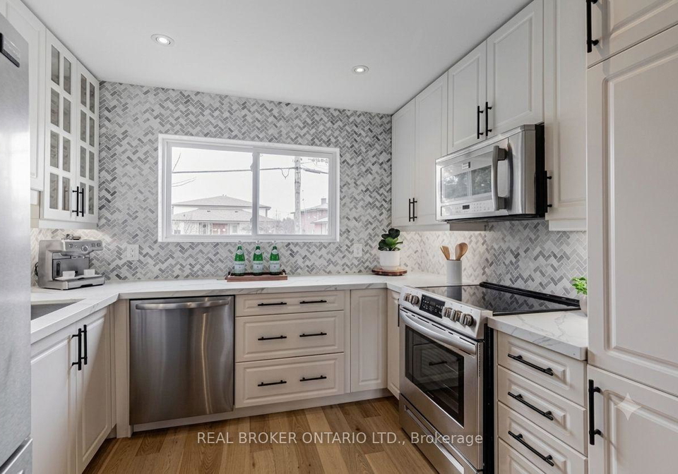 25-newlin-crescent-toronto-york-ontario-w13646392