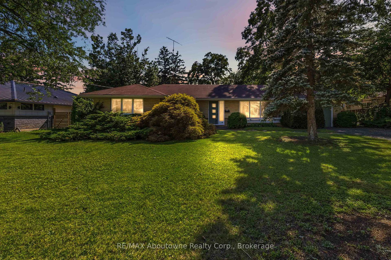 974-unsworth-avenue-burlington-ontario-w13646398