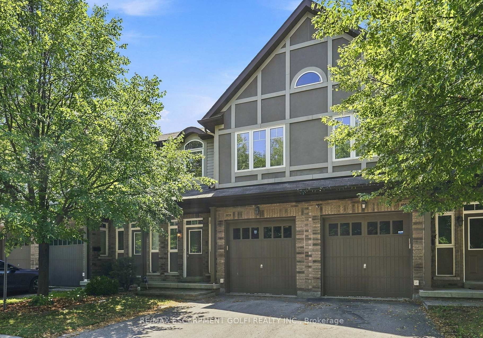 1050-ryckman-common-burlington-ontario-w13646532