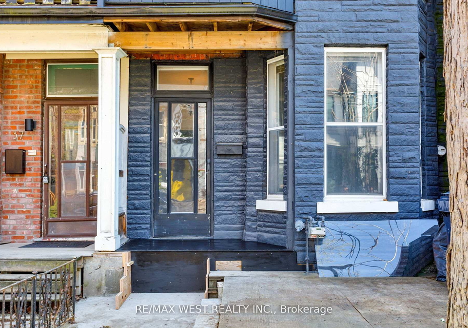 39-noble-street-toronto-toronto-ontario-w13646678