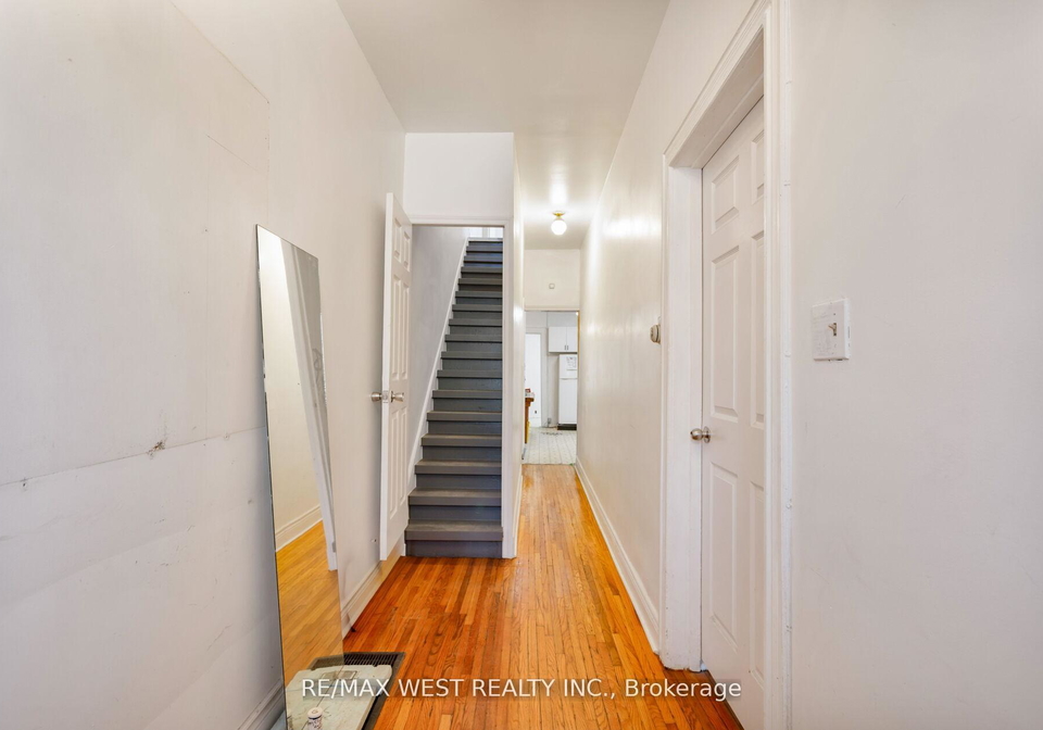 39-noble-street-toronto-toronto-ontario-w13646678