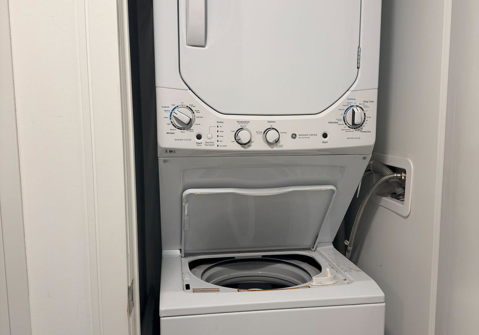 86-dundas-street-e-mississauga-ontario-w13646712
