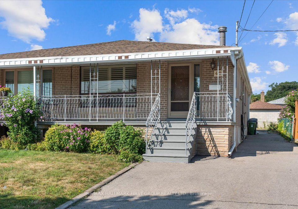 40-cherrylawn-avenue-toronto-york-ontario-w13646778