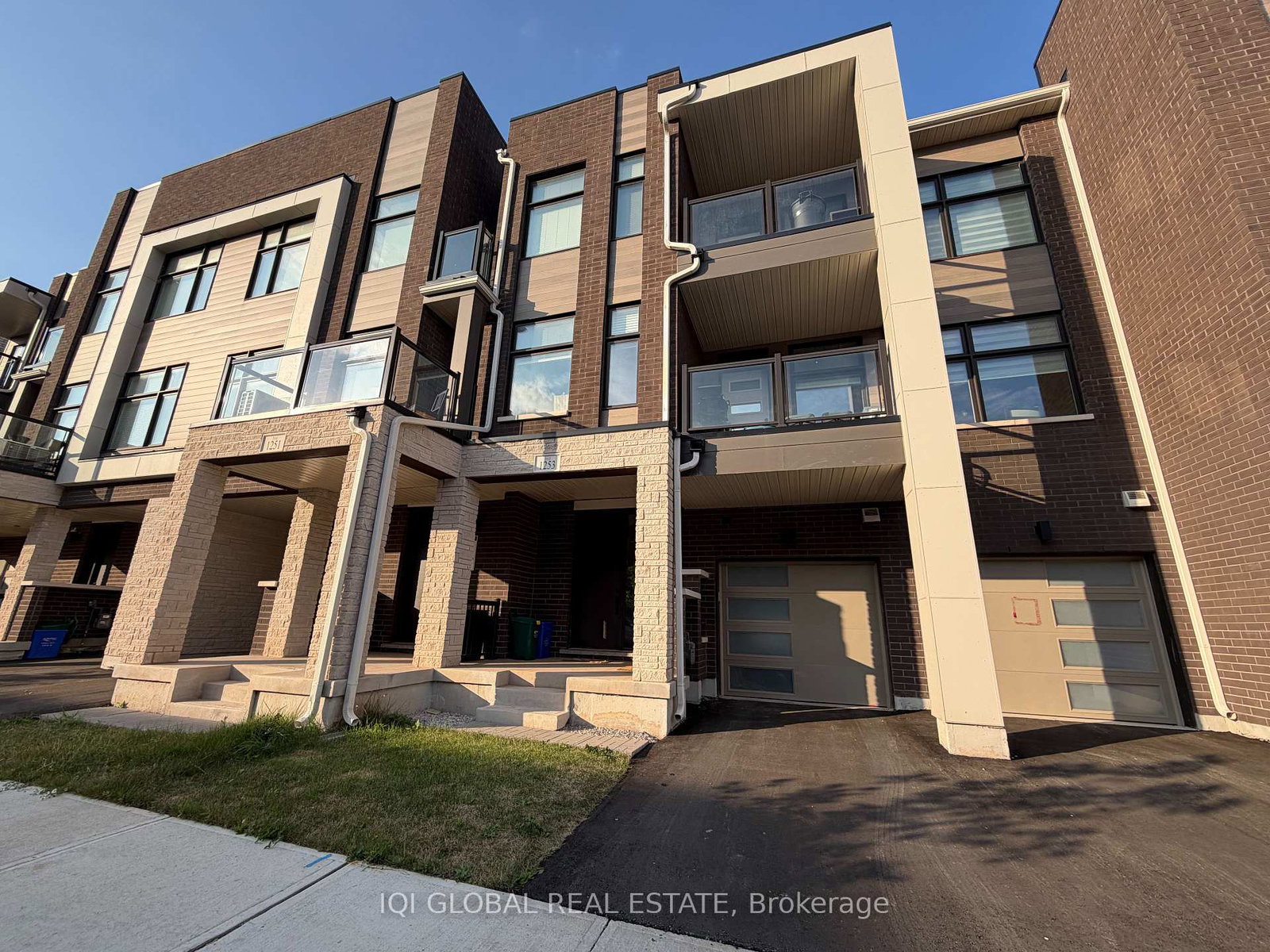 1253-anthonia-trail-oakville-ontario-w13647086