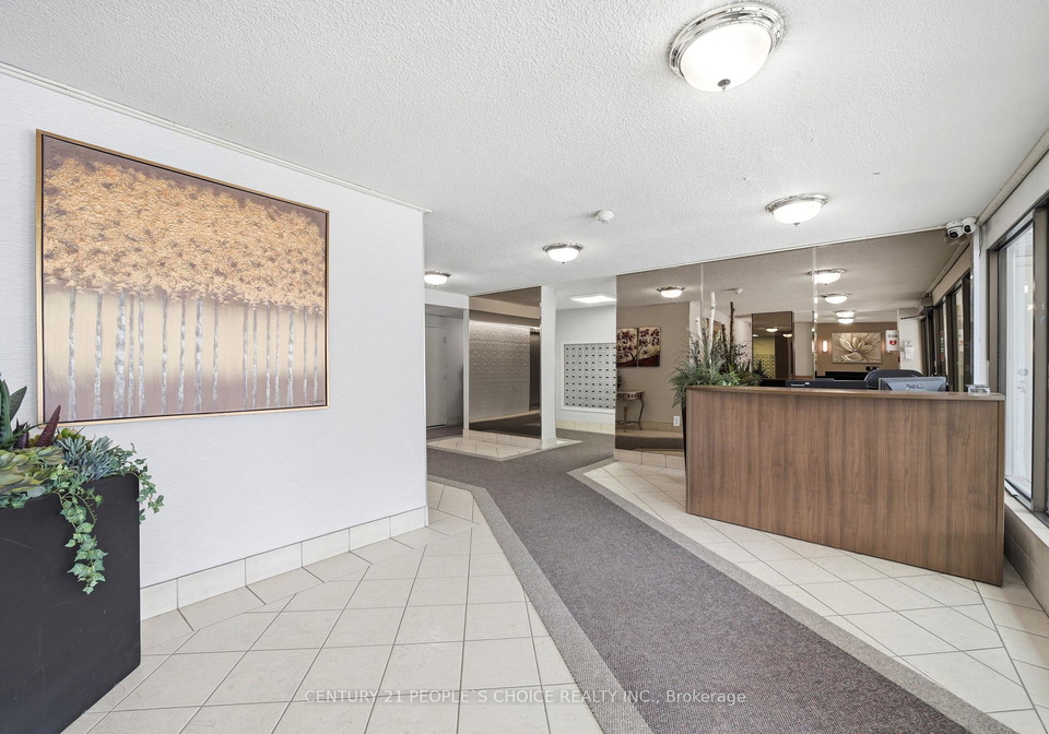 18-knightsbridge-road-brampton-ontario-w13647184