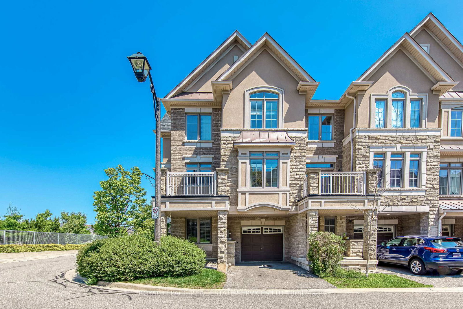 24greenwich-drive-oakville-ontario-w13647222