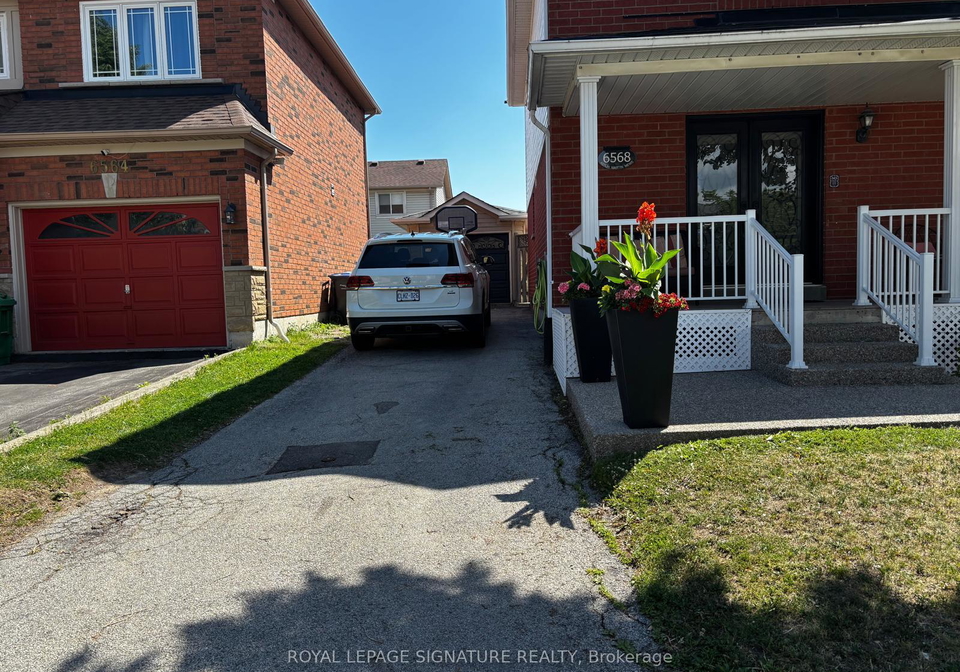 6568-aston-martin-mews-mississauga-ontario-w13647268